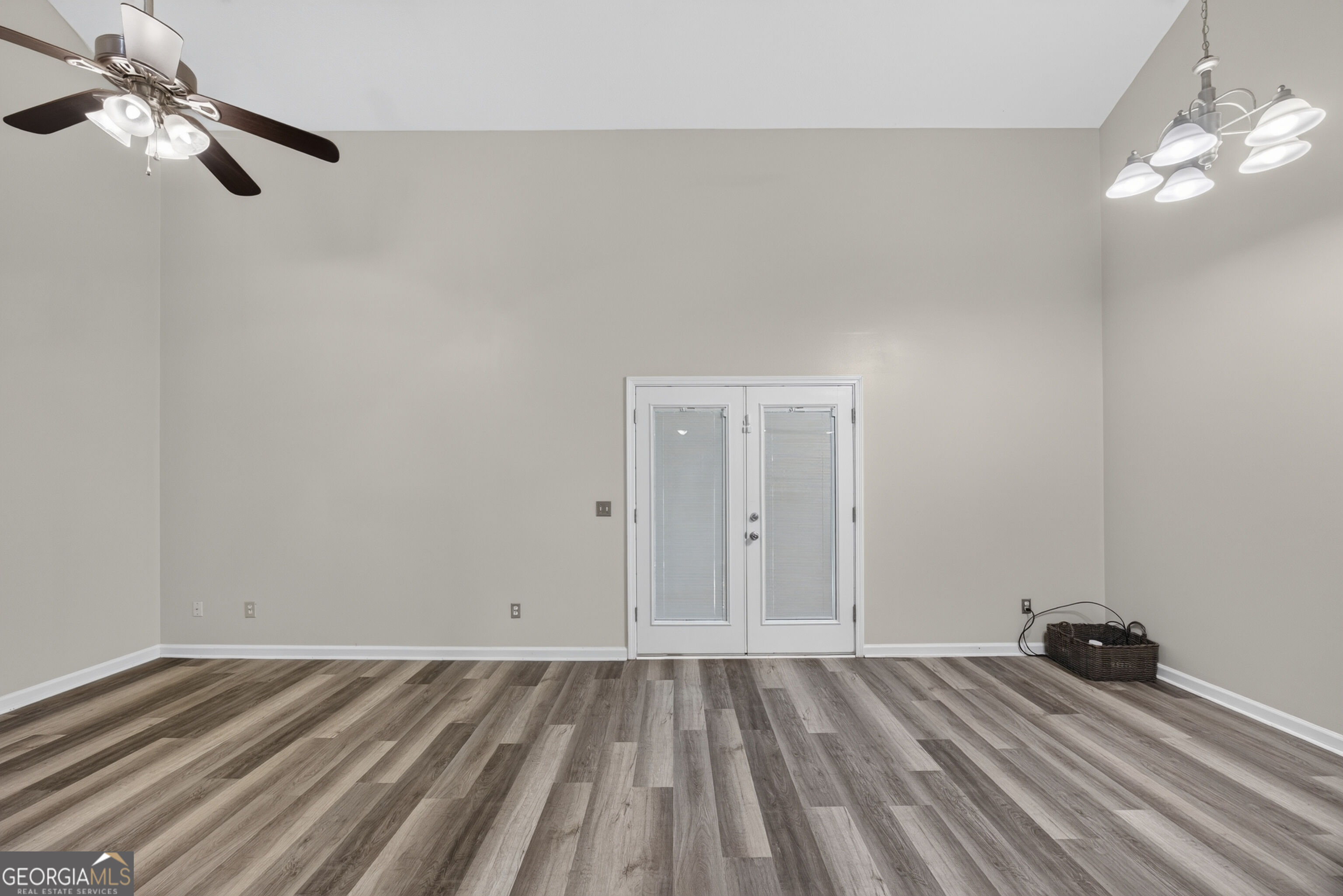 6350 Olde Towne Drive Property Photo 8