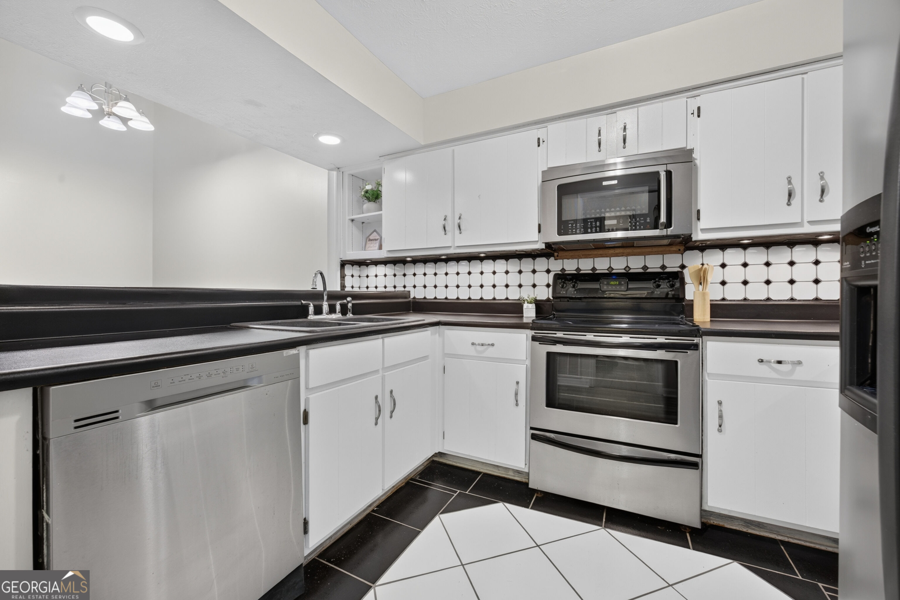 6350 Olde Towne Drive Property Photo 15