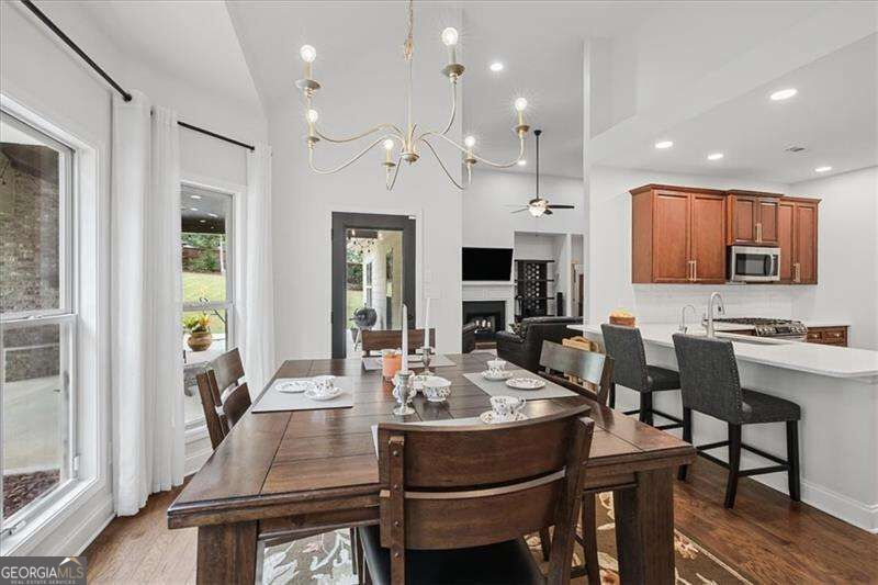 32 Meadow View Glen Property Photo 12