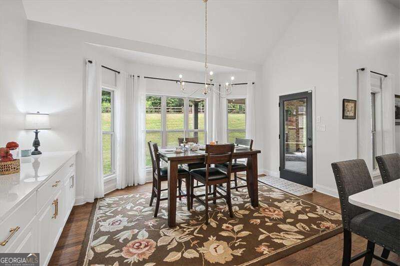 32 Meadow View Glen Property Photo 16
