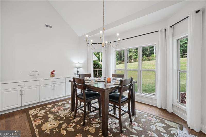 32 Meadow View Glen Property Photo 18