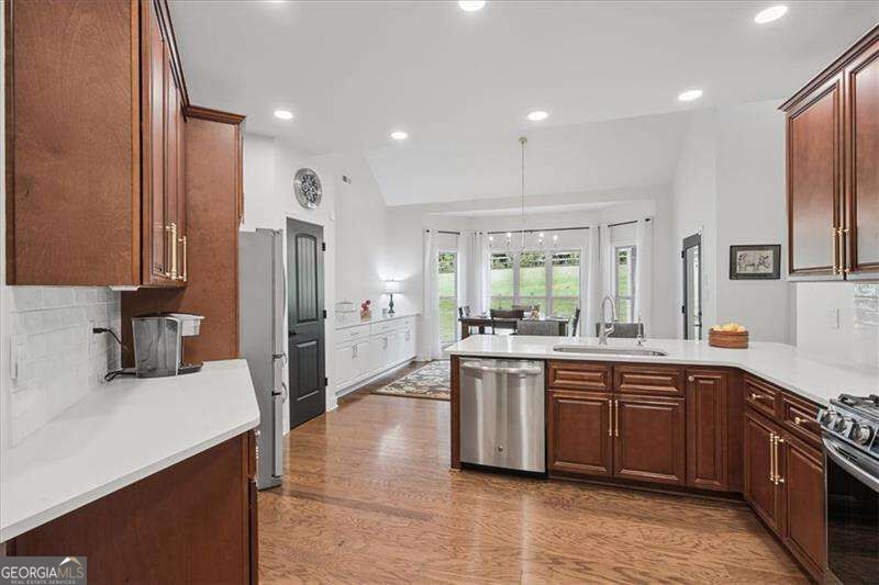 32 Meadow View Glen Property Photo 58