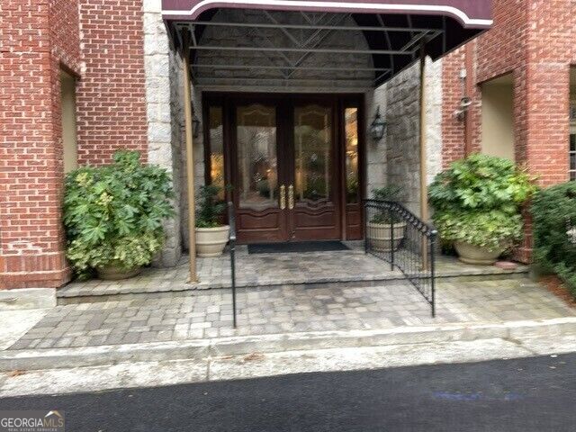 1735 Peachtree Street # 212 Property Photo 3