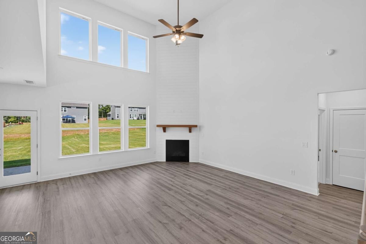 181 Willow Bend Road Property Photo 4