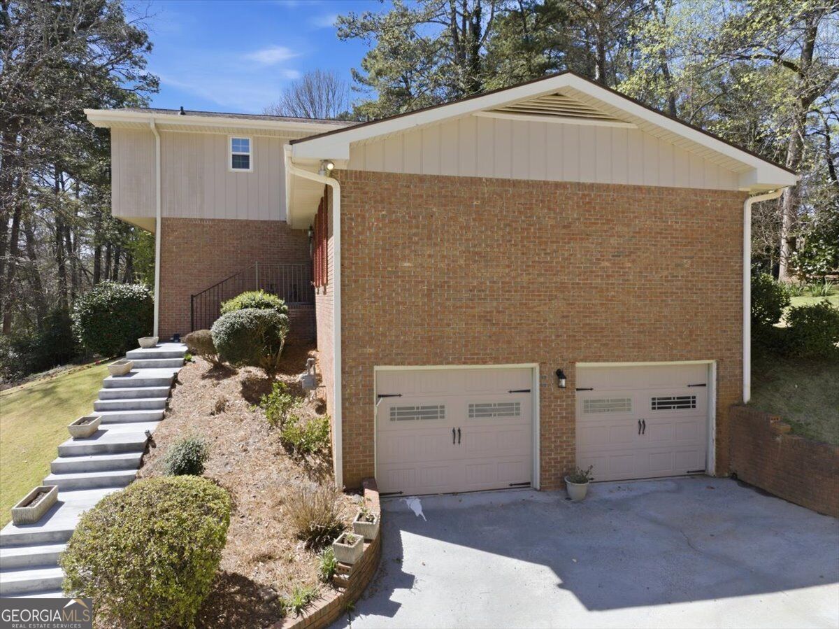 2629 Kensington Drive Property Photo 8