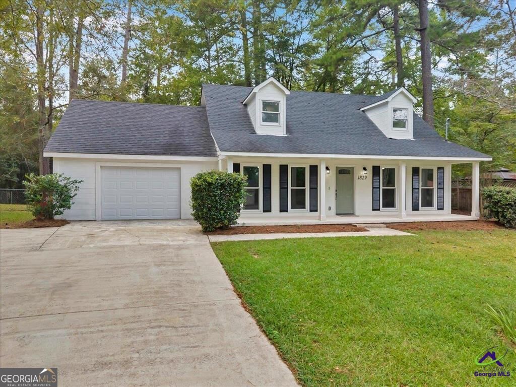 1829 Greentree Parkway Property Photo 2