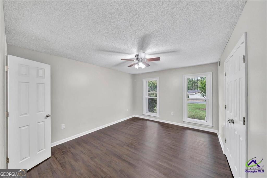 1829 Greentree Parkway Property Photo 12