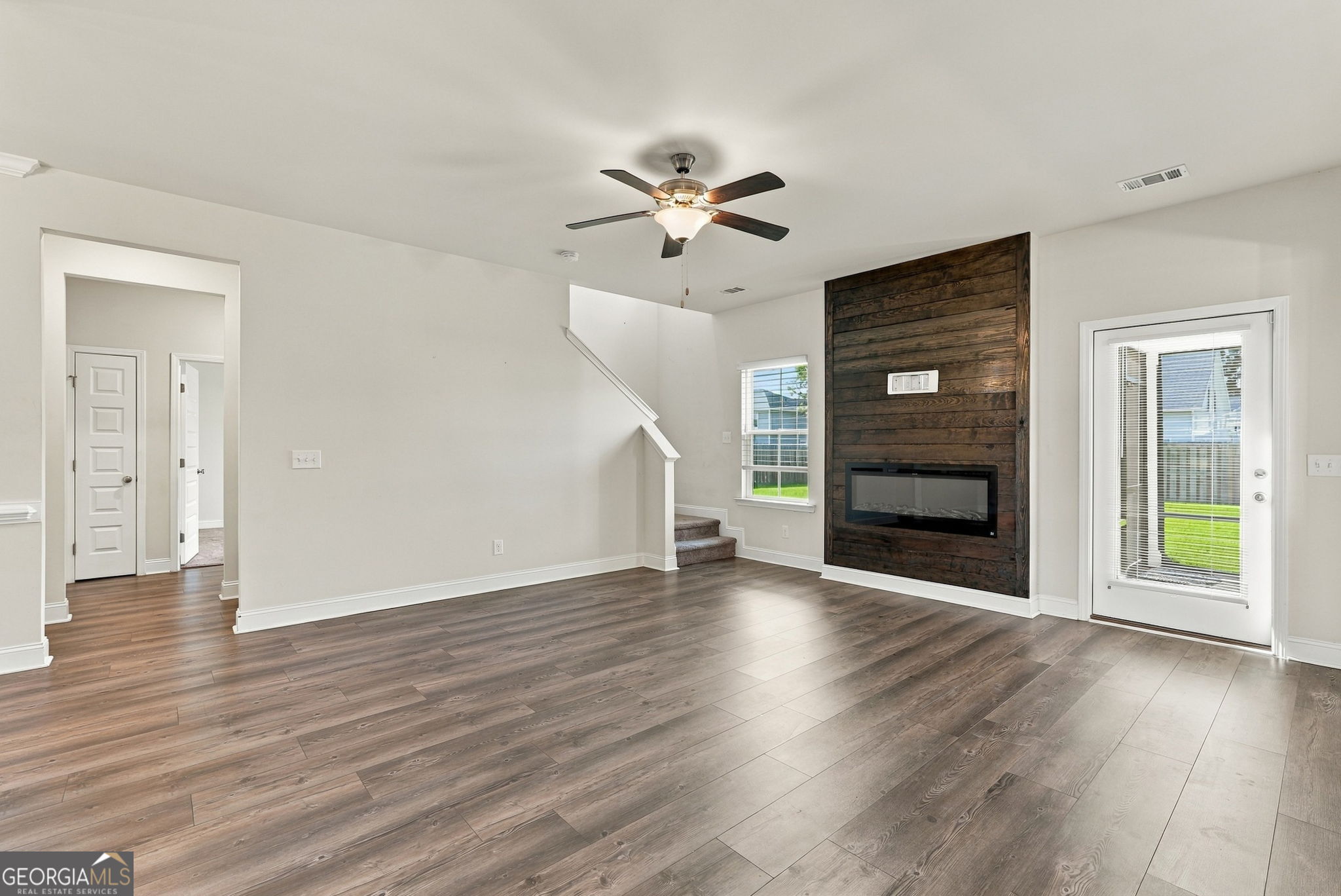 711 Majestic Drive Property Photo 6