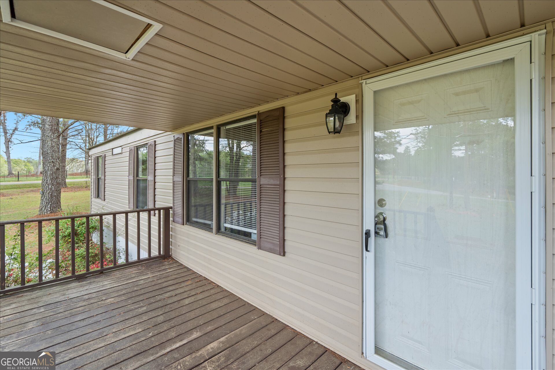2075 Louina Road Property Photo 3