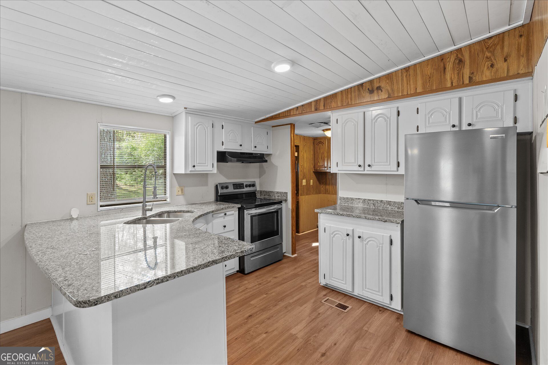2075 Louina Road Property Photo 7
