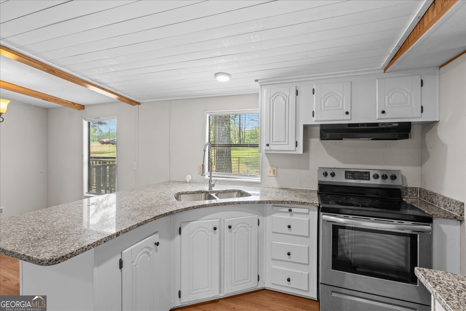 2075 Louina Road Property Photo 8