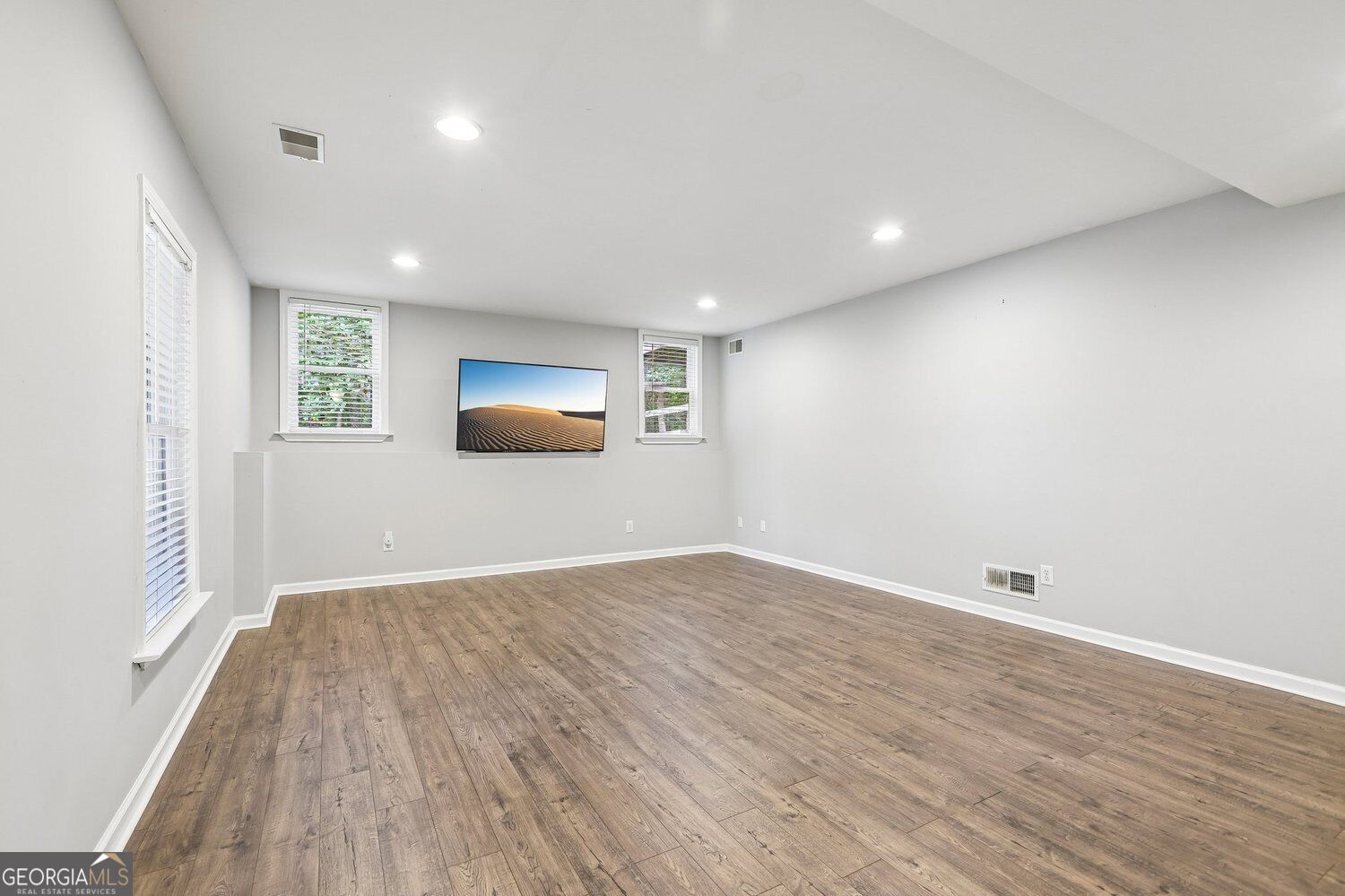233 Jeffrey Drive Property Photo 25