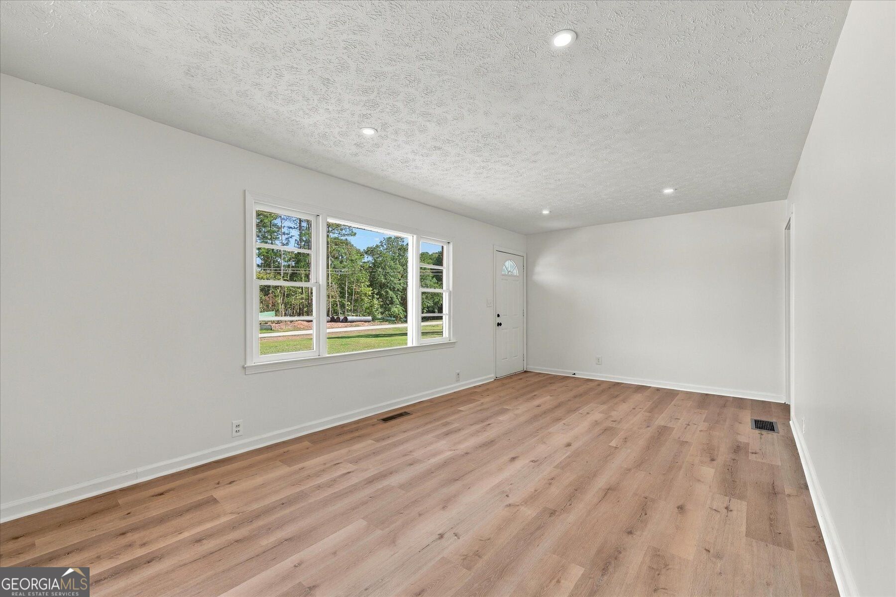 2631 Whitney Road Property Photo 11