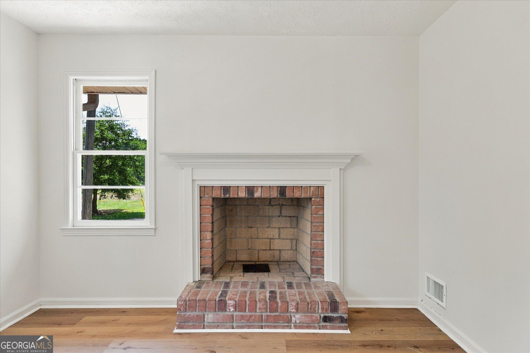 2631 Whitney Road Property Photo 32