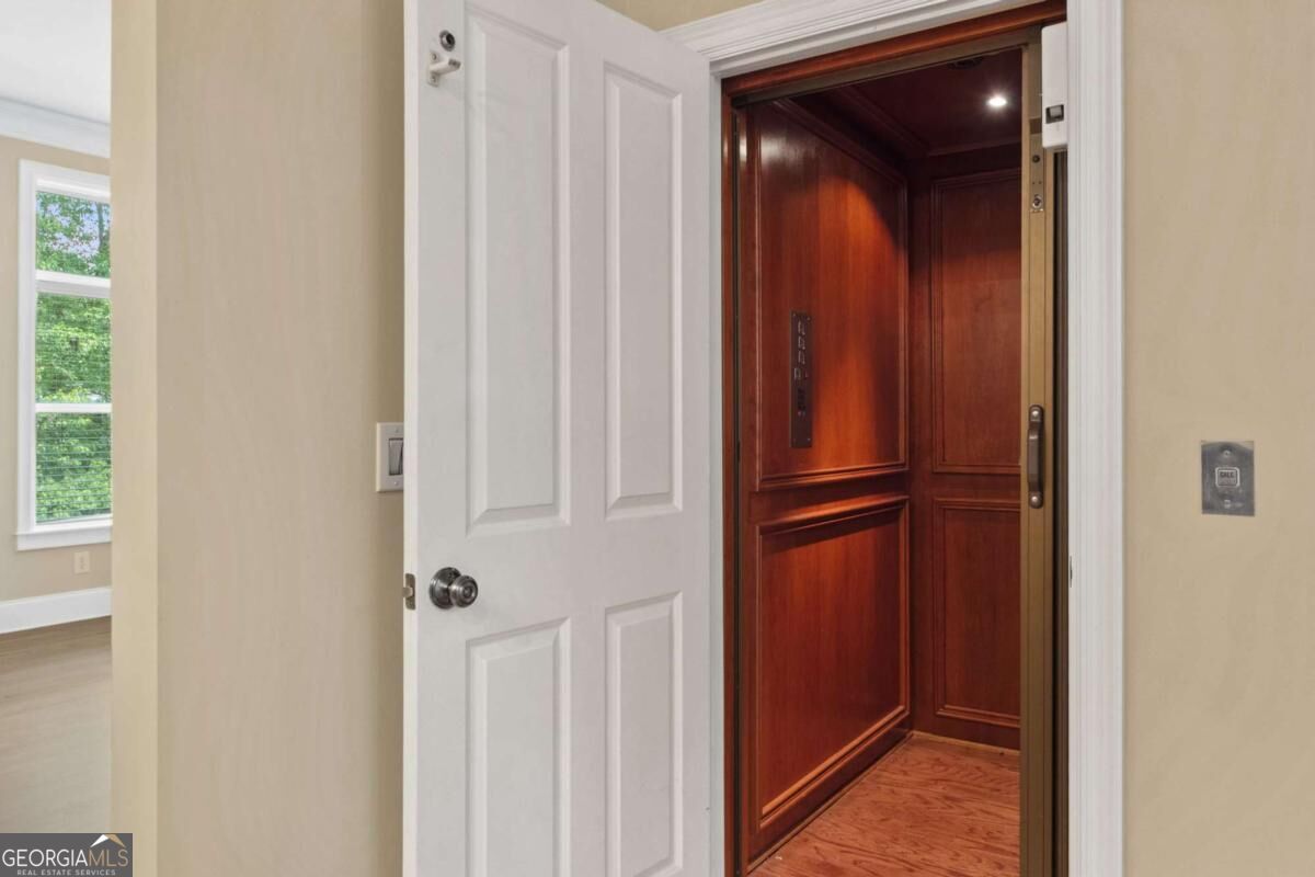 10421 Park Walk Point Property Photo 4