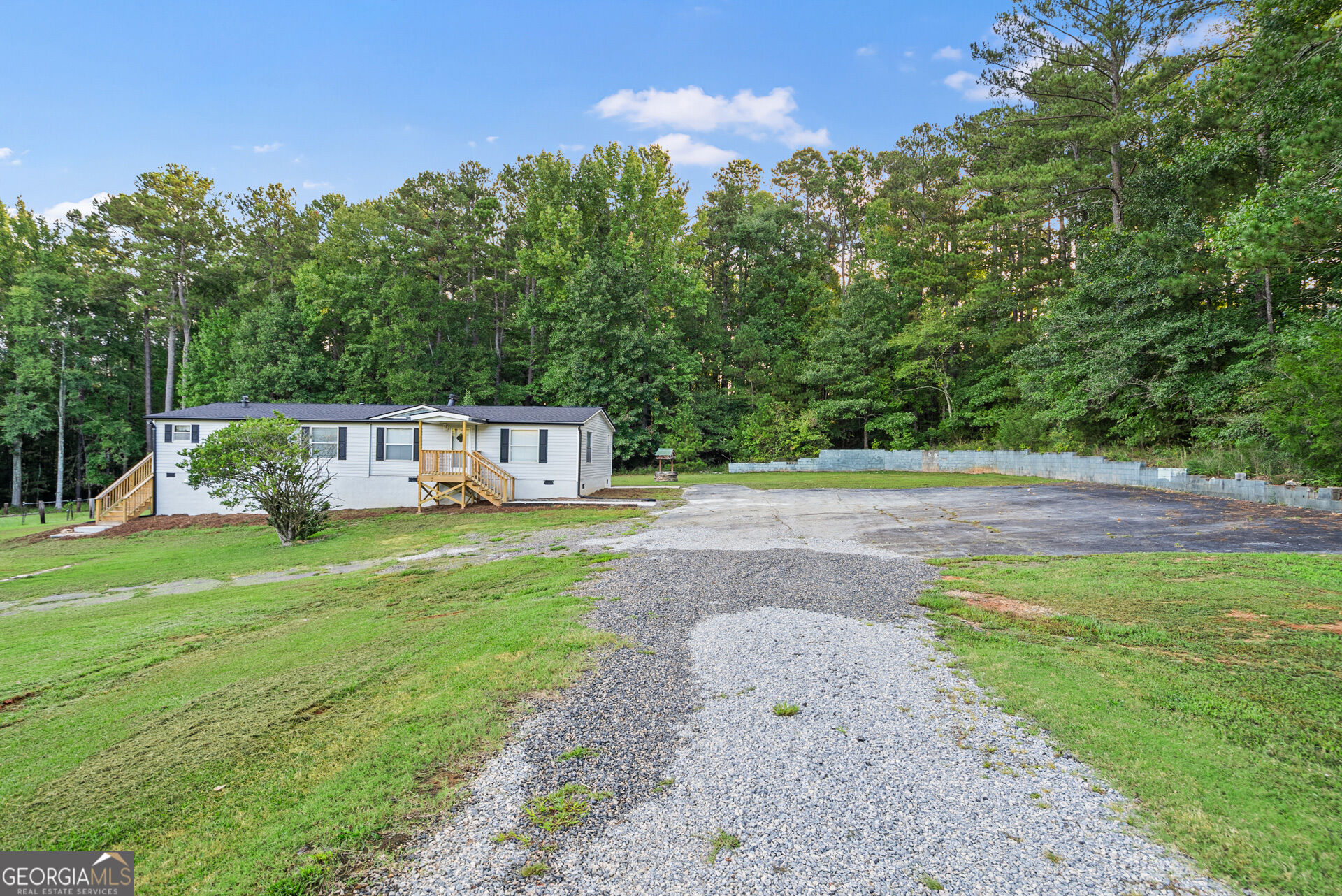 1089 Cannon Farm Road Property Photo 3