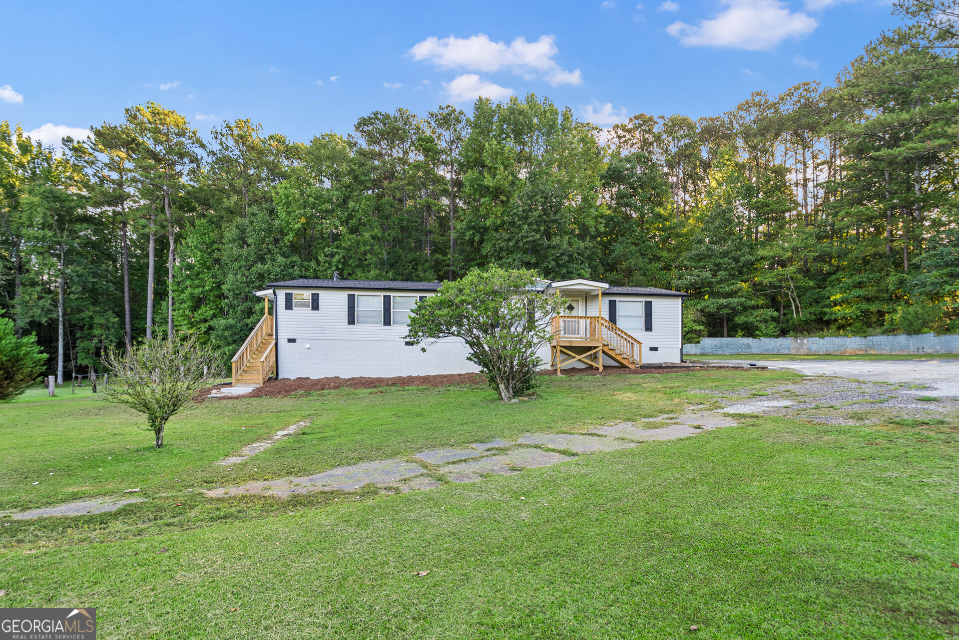 1089 Cannon Farm Road Property Photo 6