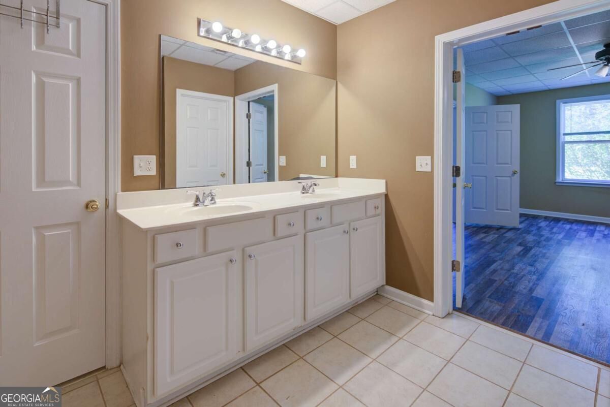 7345 Bannister Road Property Photo 8