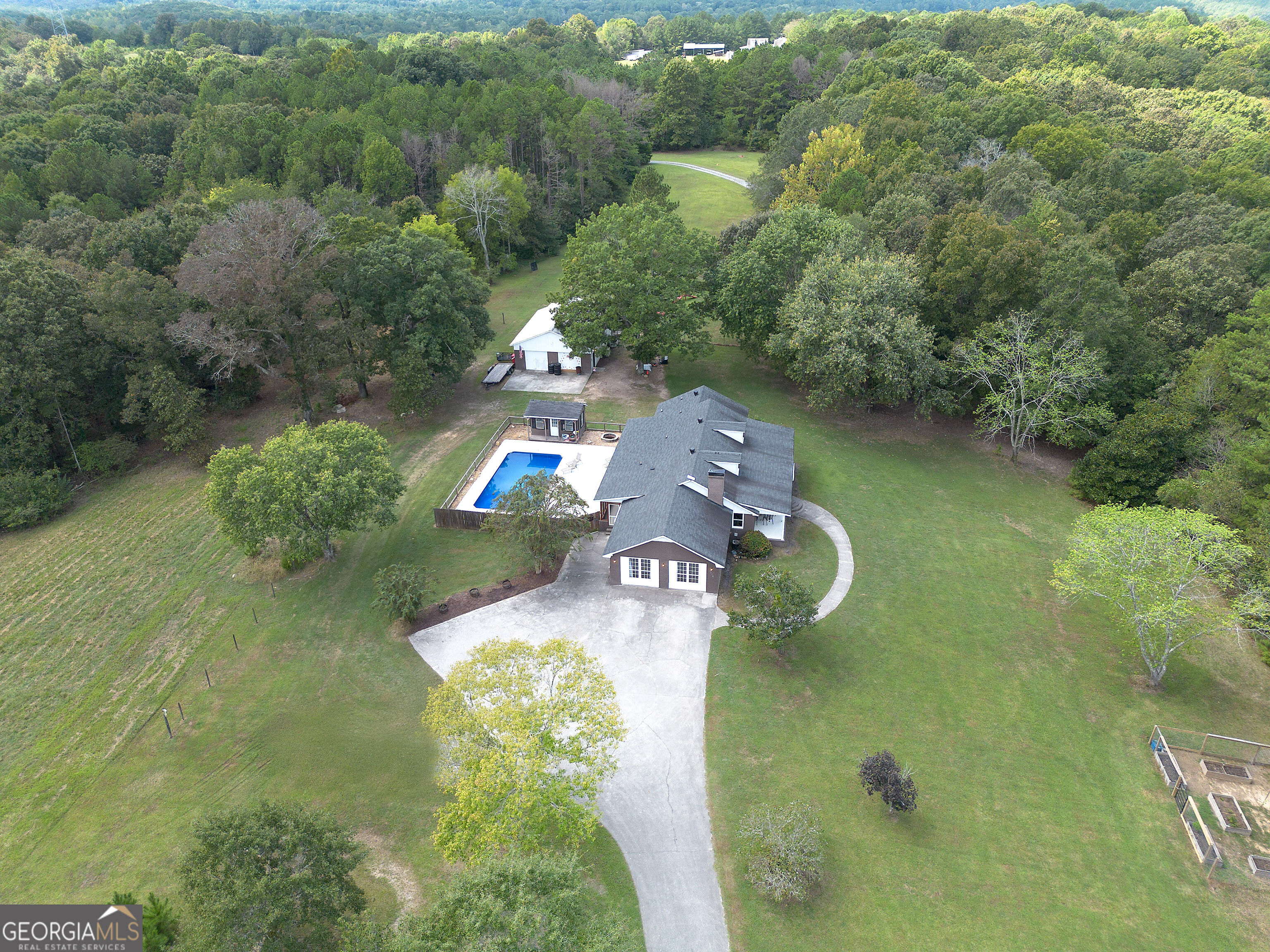 1328 Abrams Road Se Property Photo 1