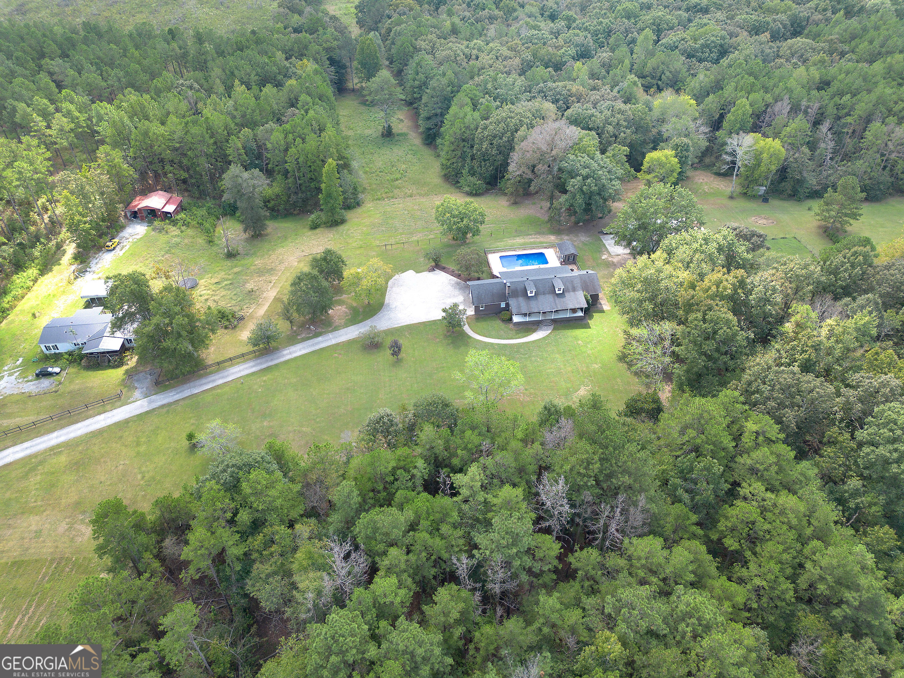 1328 Abrams Road Se Property Photo 4
