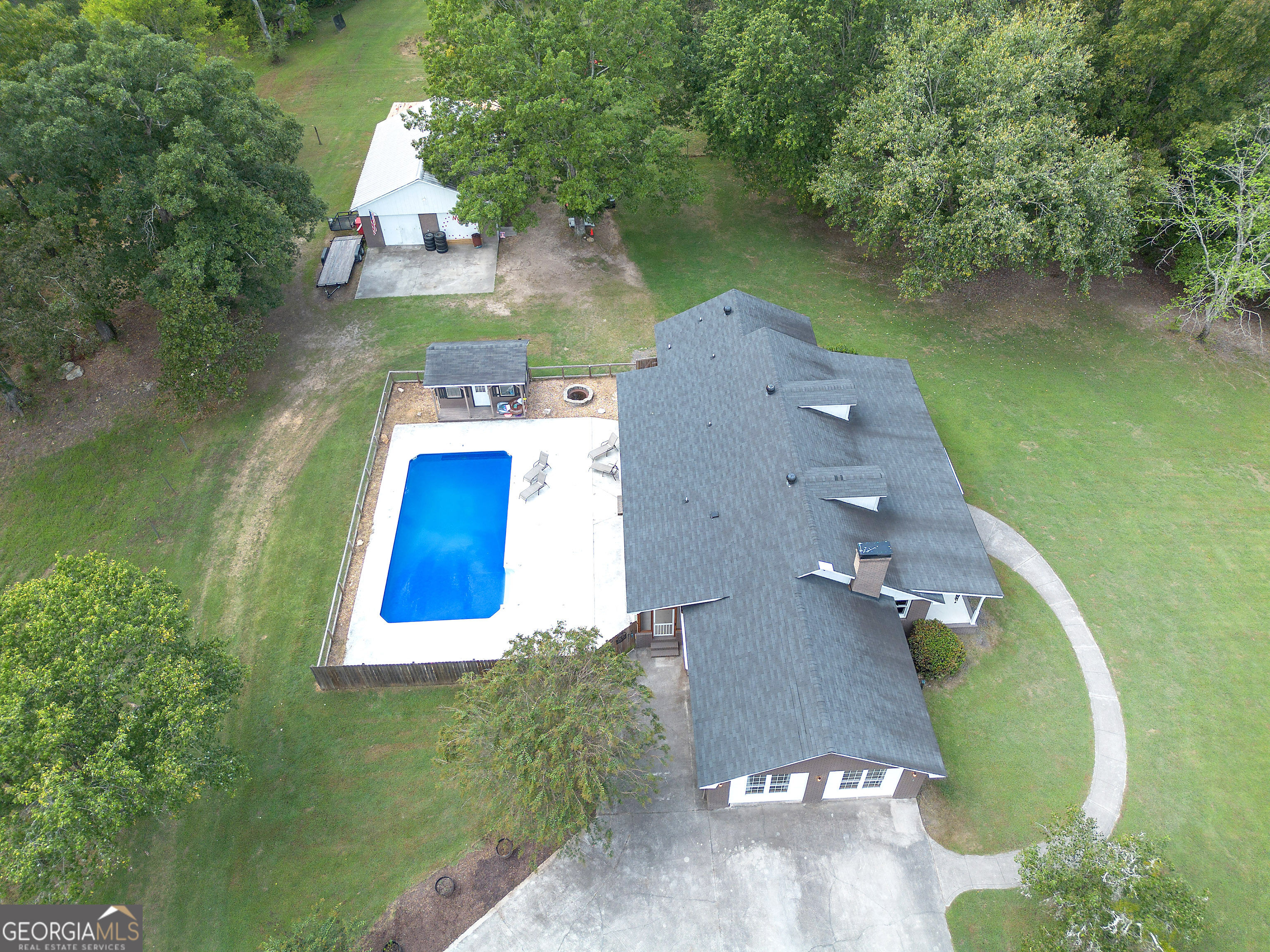 1328 Abrams Road Se Property Photo 11