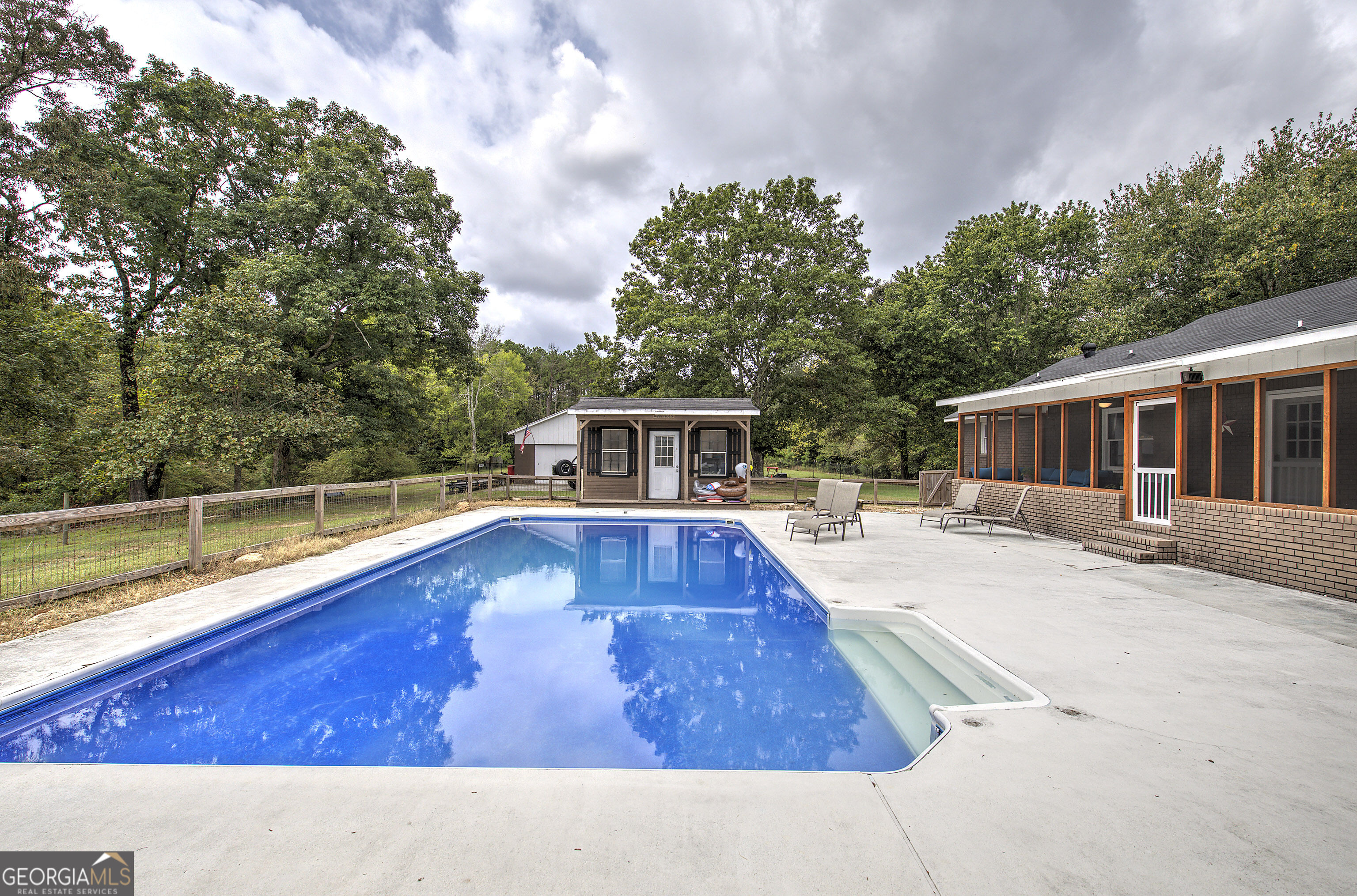 1328 Abrams Road Se Property Photo 14