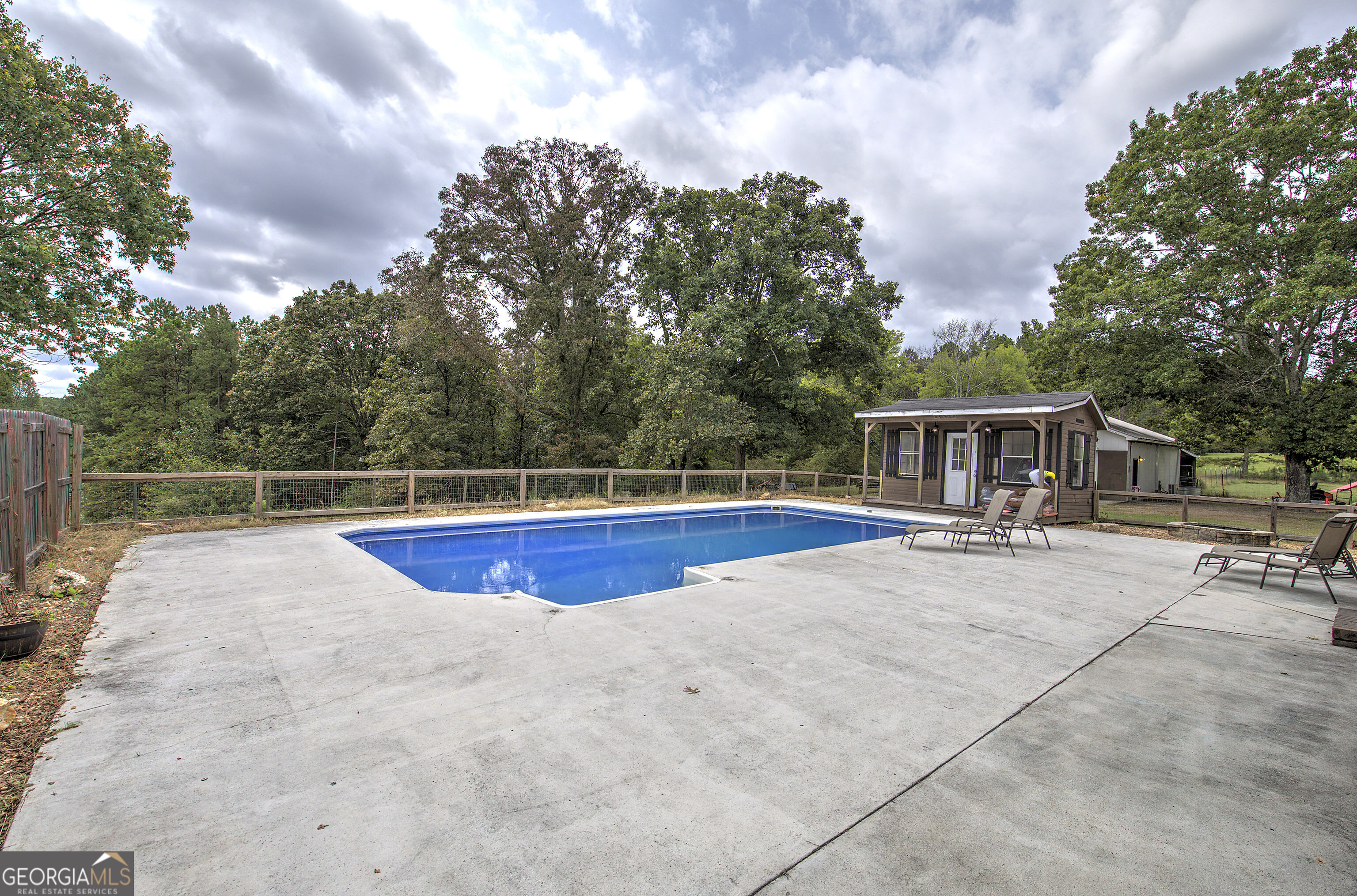 1328 Abrams Road Se Property Photo 15