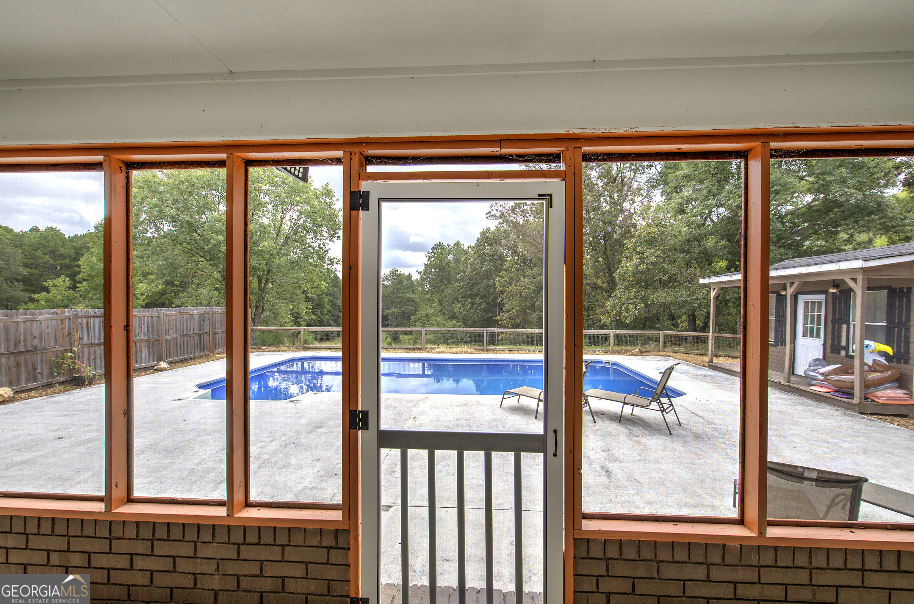 1328 Abrams Road Se Property Photo 17