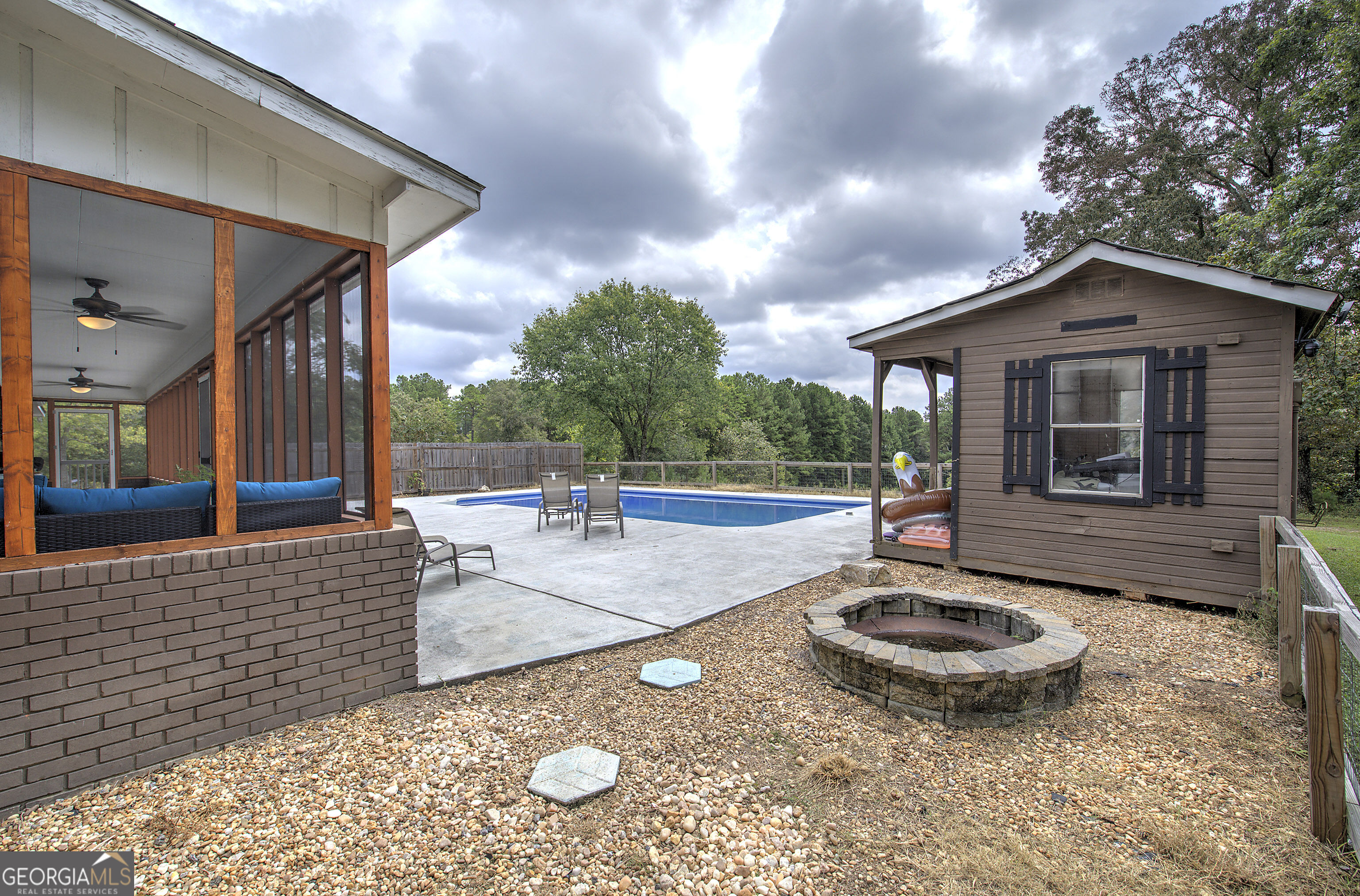 1328 Abrams Road Se Property Photo 21