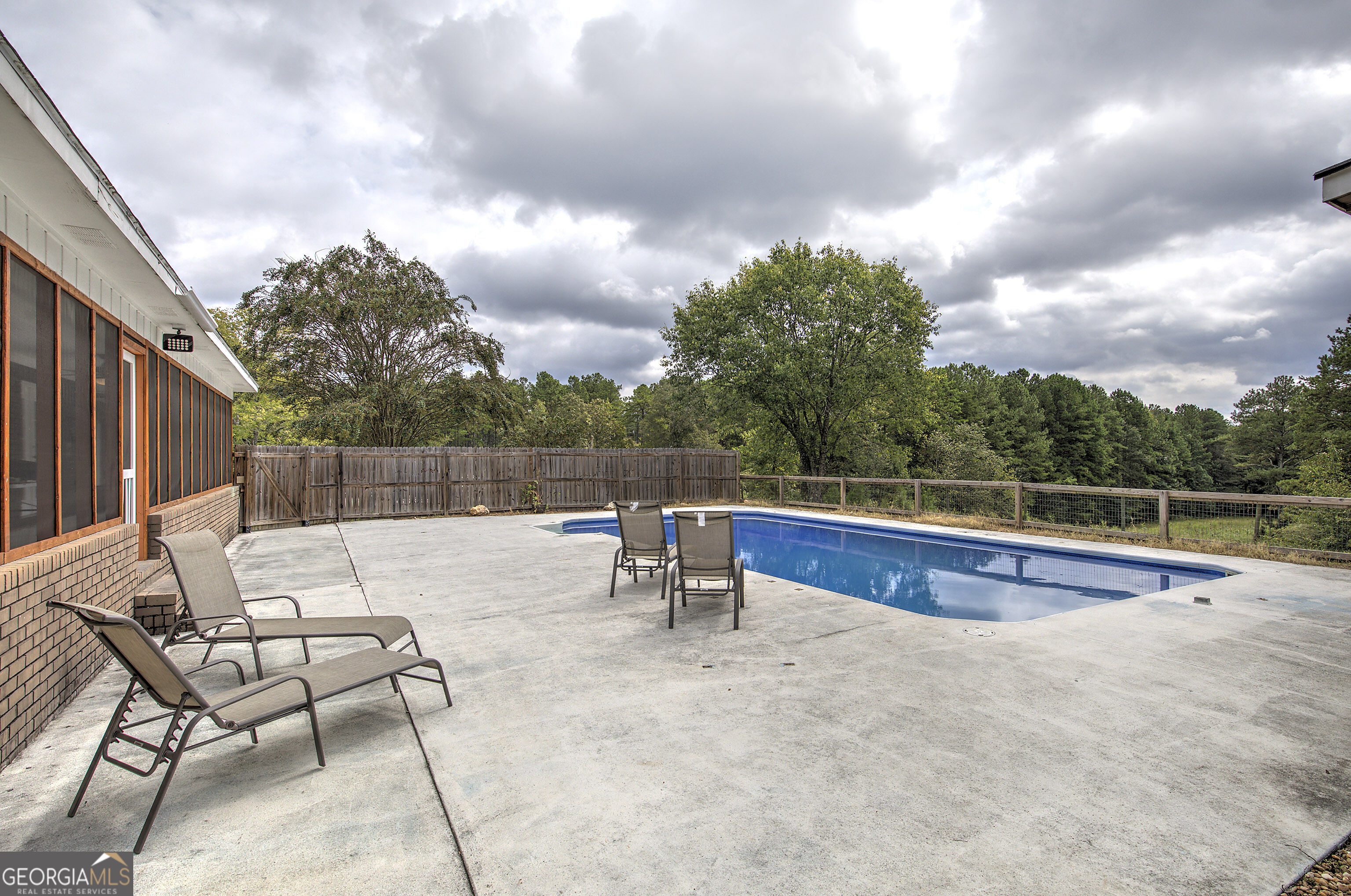1328 Abrams Road Se Property Photo 23