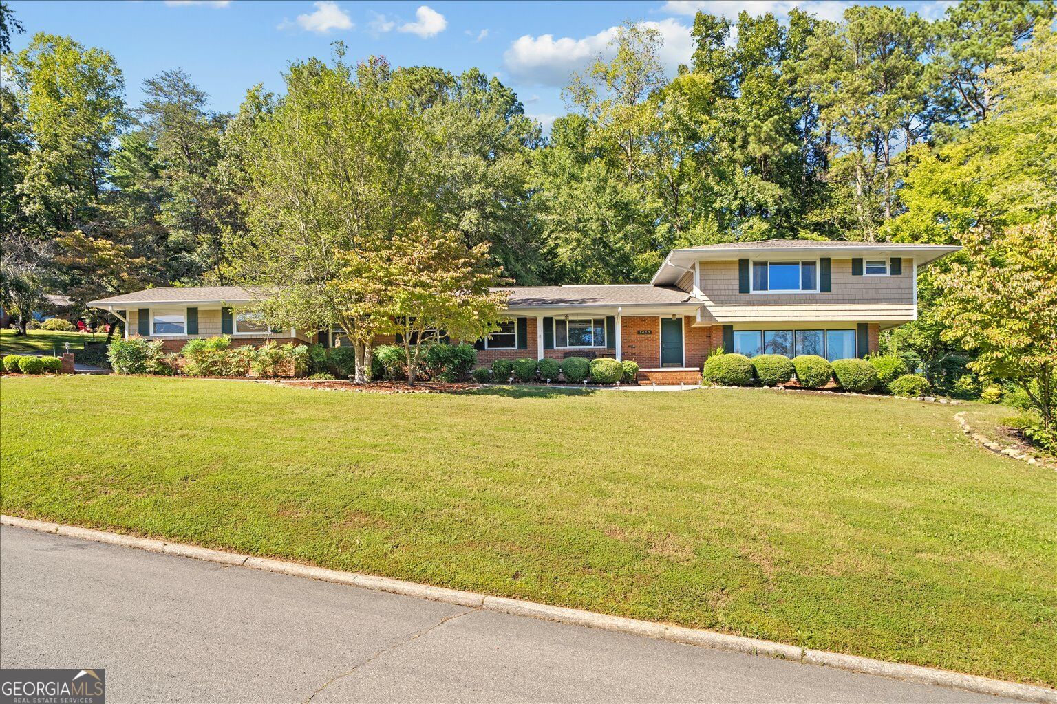 1410 Sherwood Drive Property Photo 1