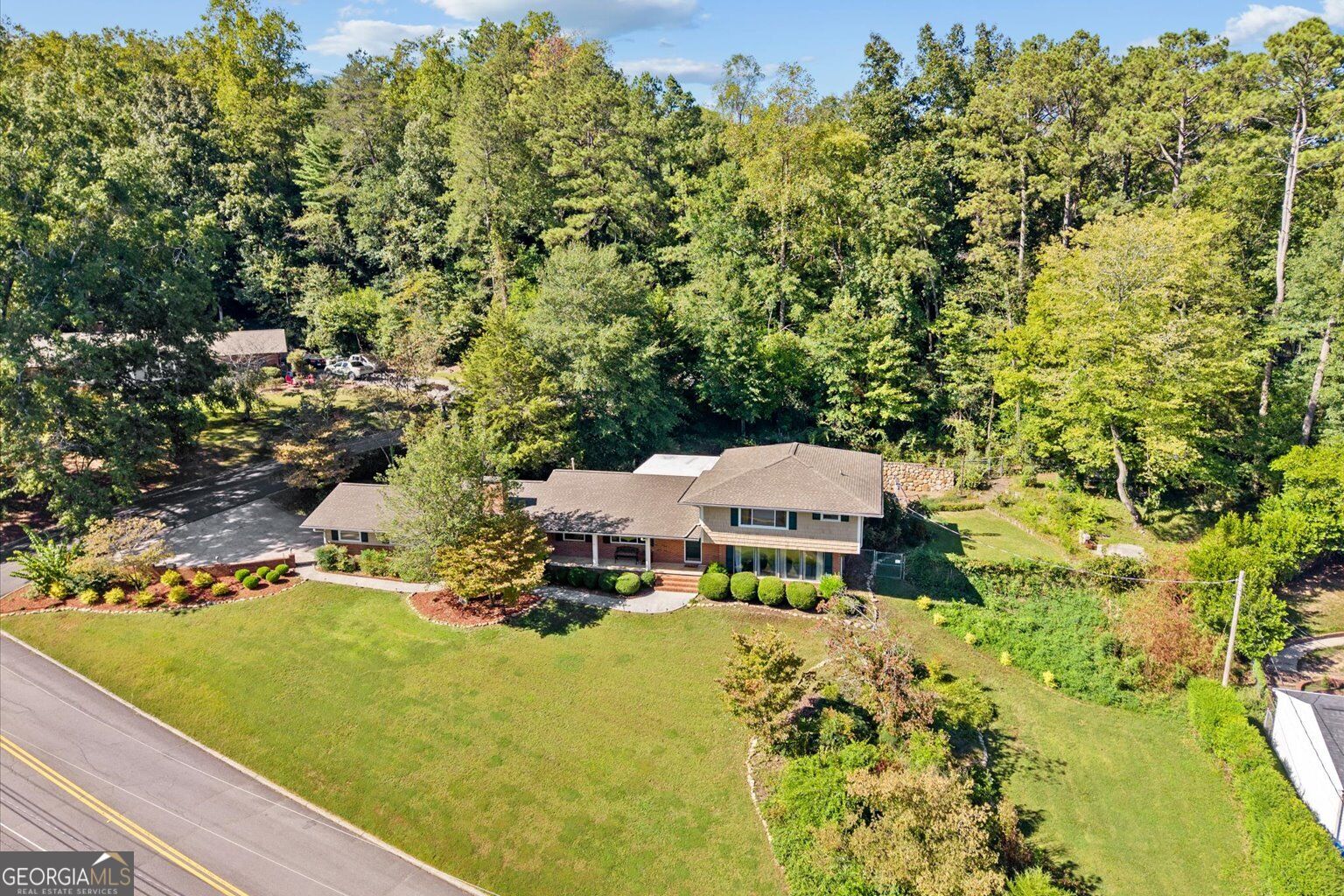 1410 Sherwood Drive Property Photo 2