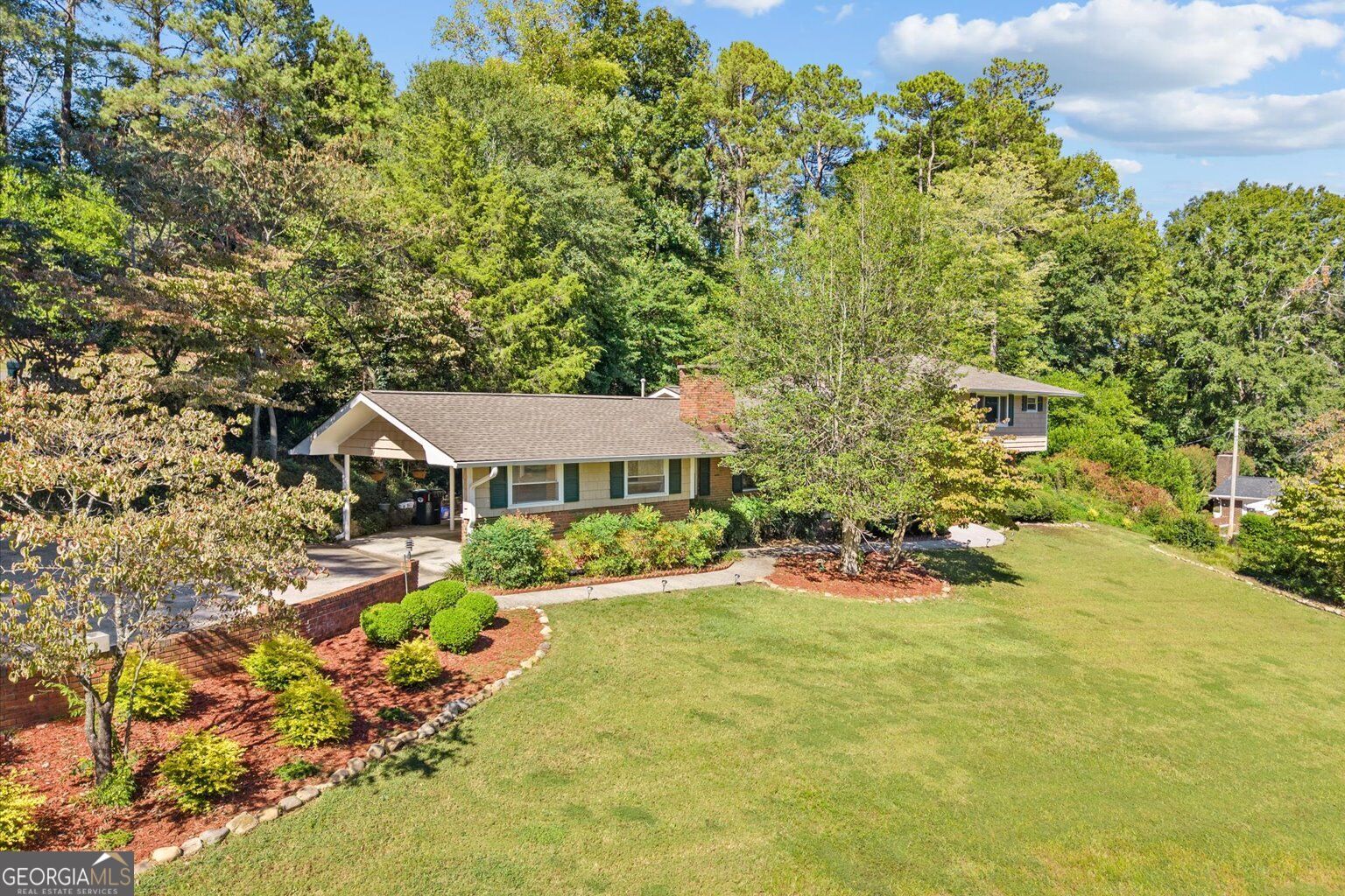 1410 Sherwood Drive Property Photo 4