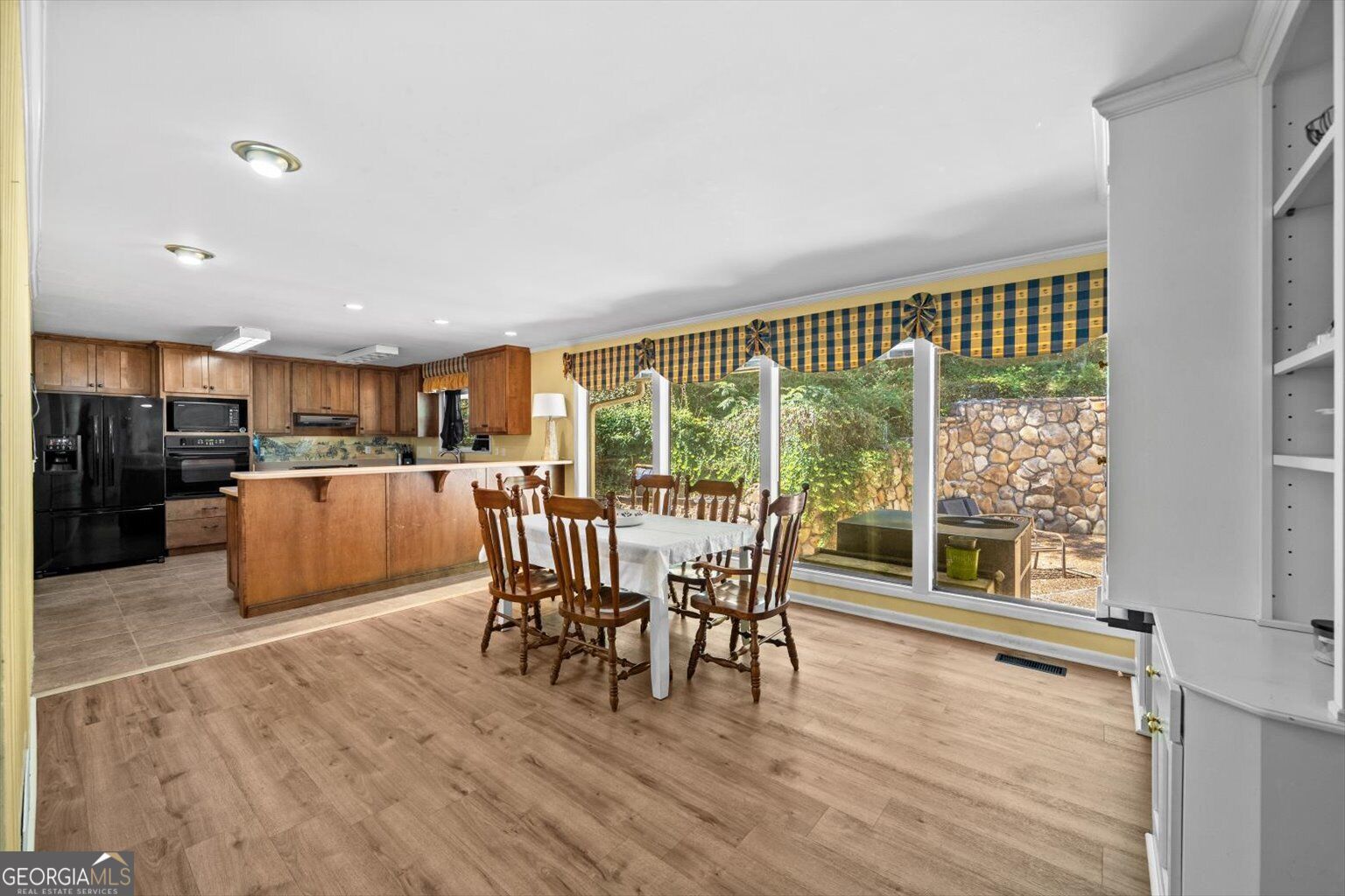 1410 Sherwood Drive Property Photo 8
