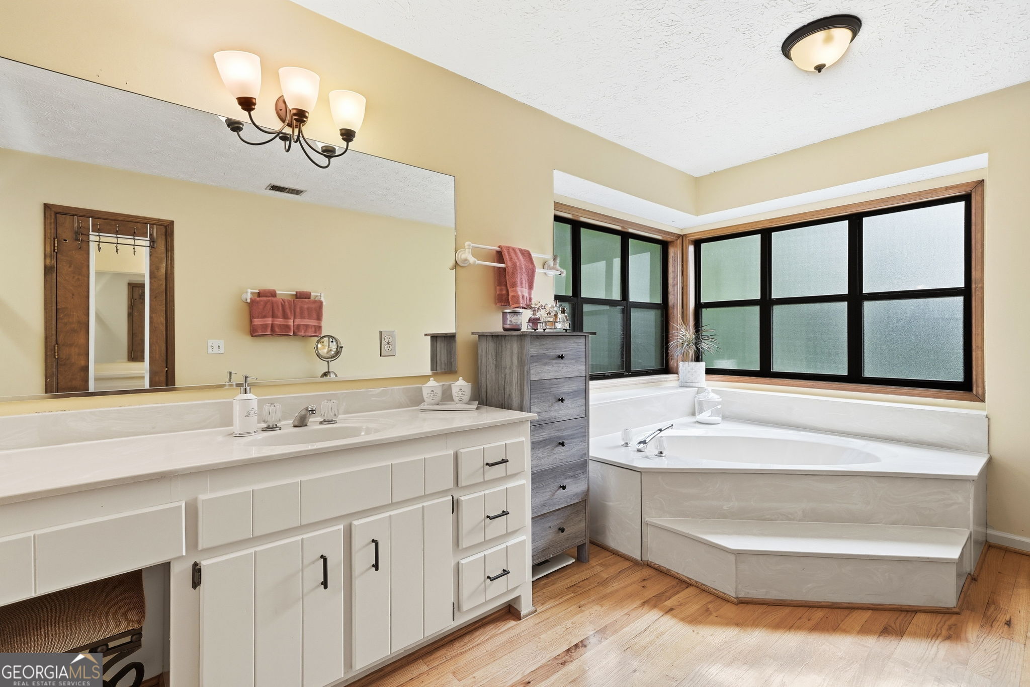 2184 Deep Woods Way Property Photo 8