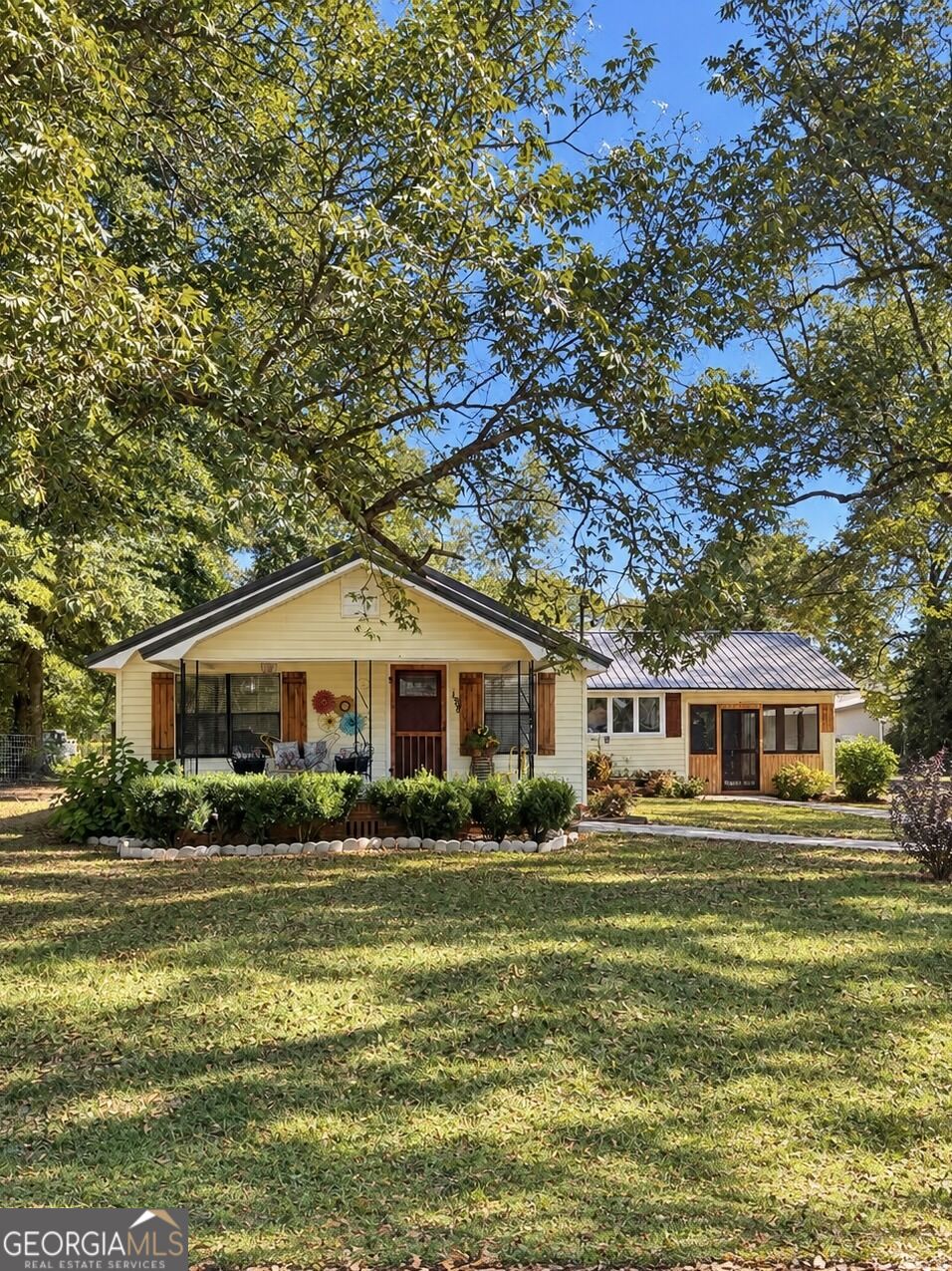 184 Pine Street Property Photo 1