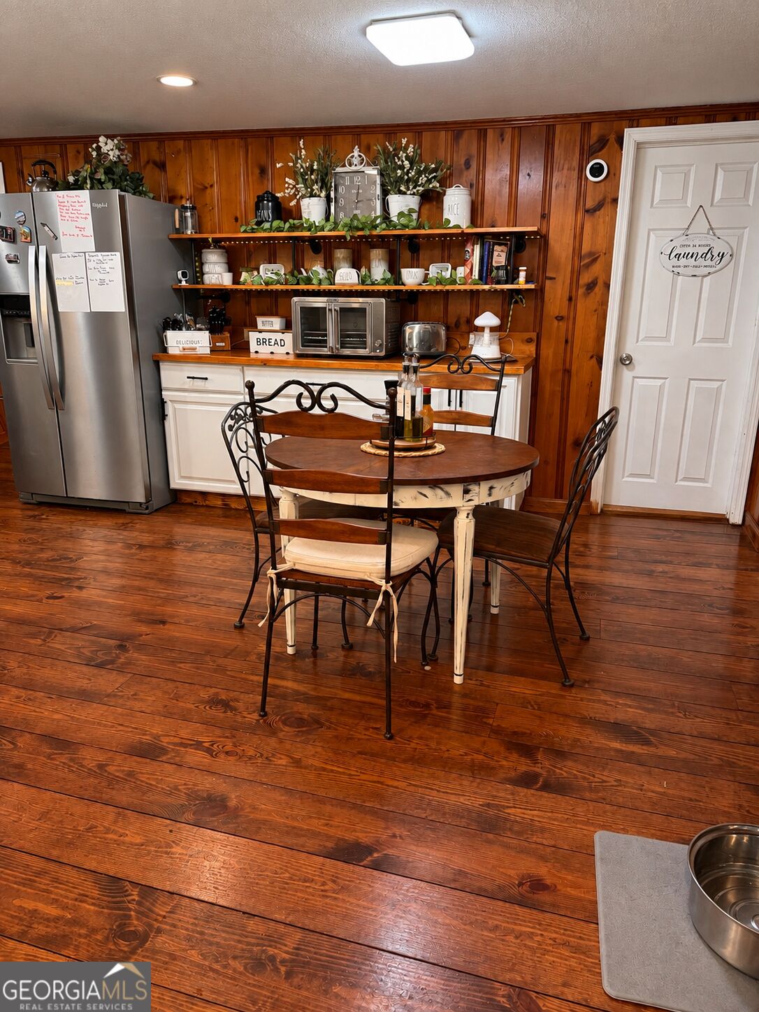 184 Pine Street Property Photo 5