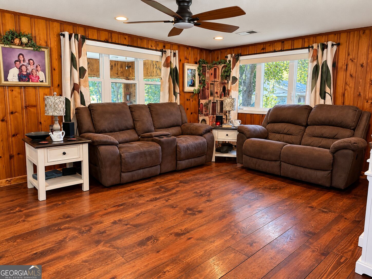 184 Pine Street Property Photo 8