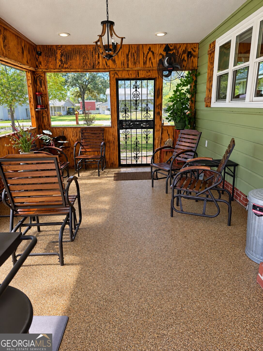184 Pine Street Property Photo 18