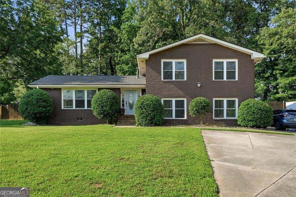 2725 Spring Drive Property Photo 1