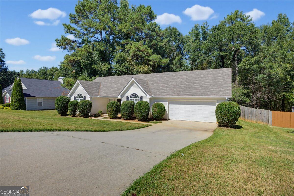 2625 Hidden Creek Drive Property Photo 2
