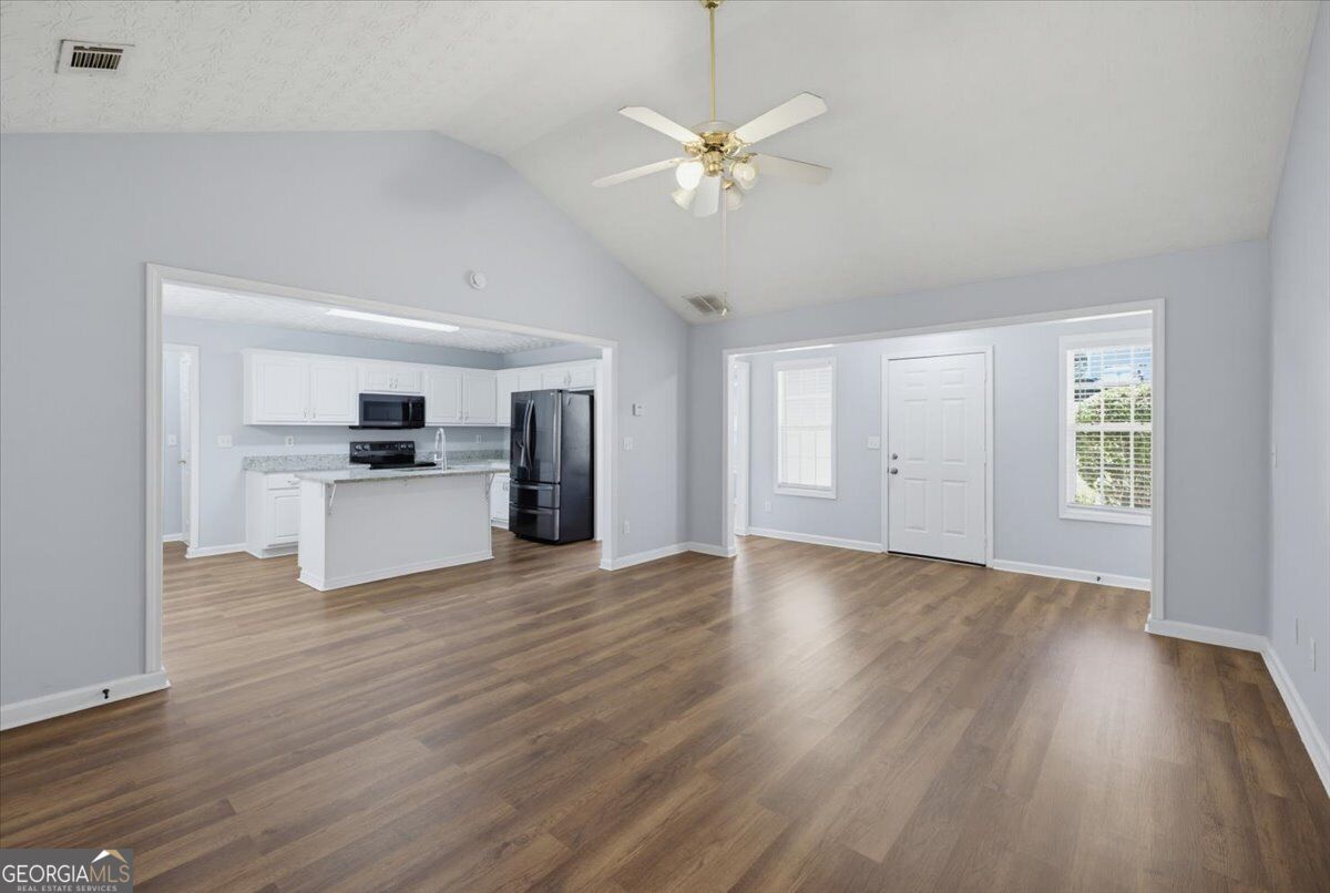 2625 Hidden Creek Drive Property Photo 8