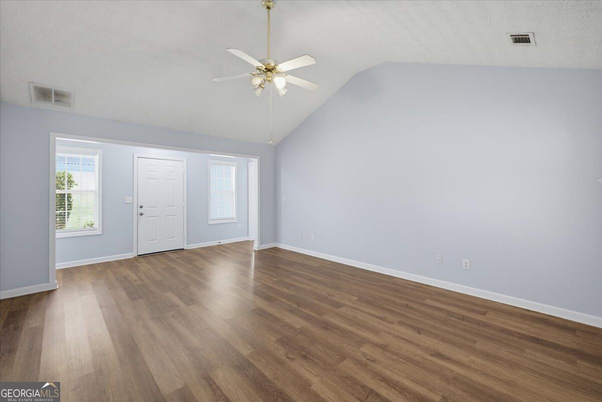 2625 Hidden Creek Drive Property Photo 9