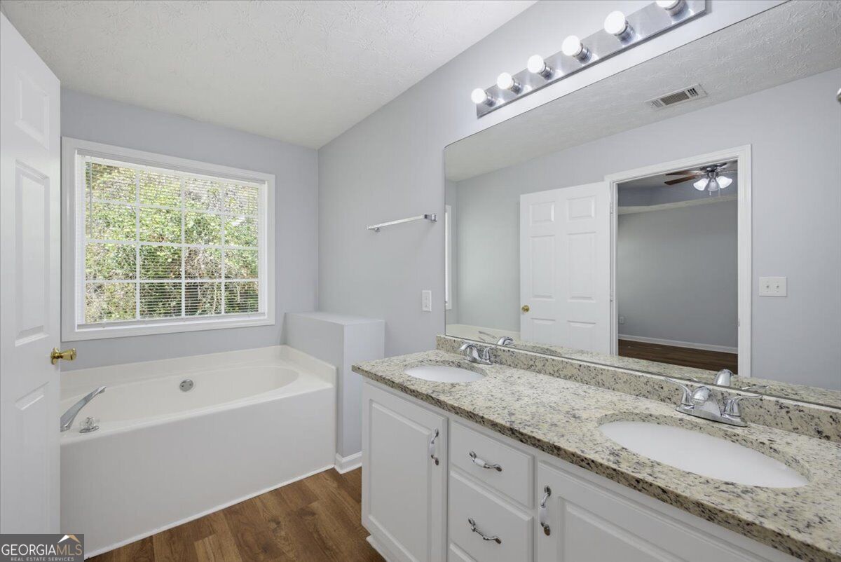 2625 Hidden Creek Drive Property Photo 17