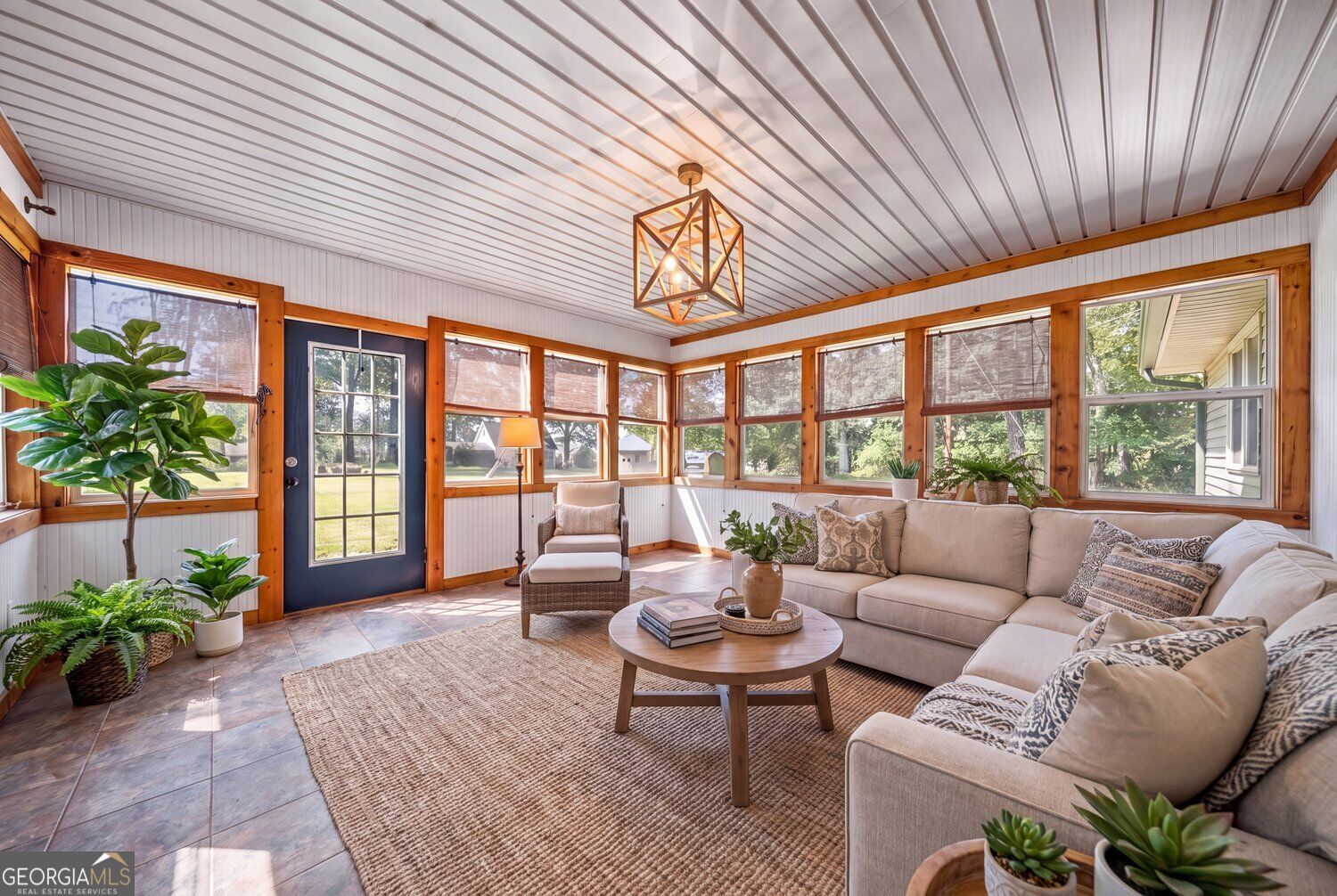 18 David Road Nw Property Photo 3