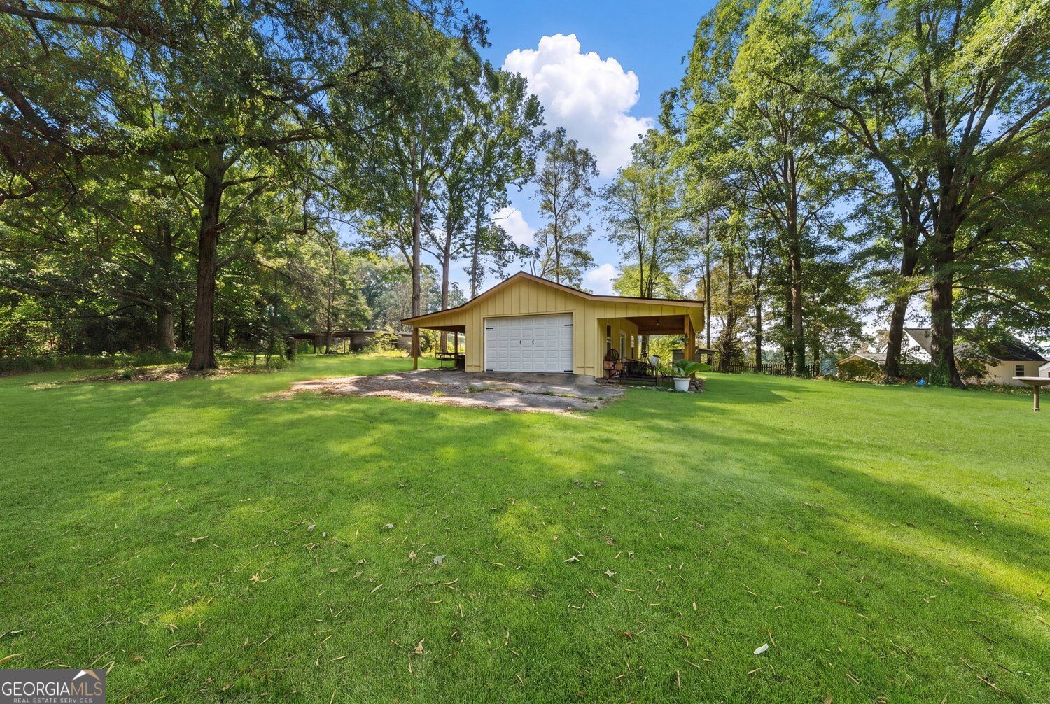 18 David Road Nw Property Photo 4