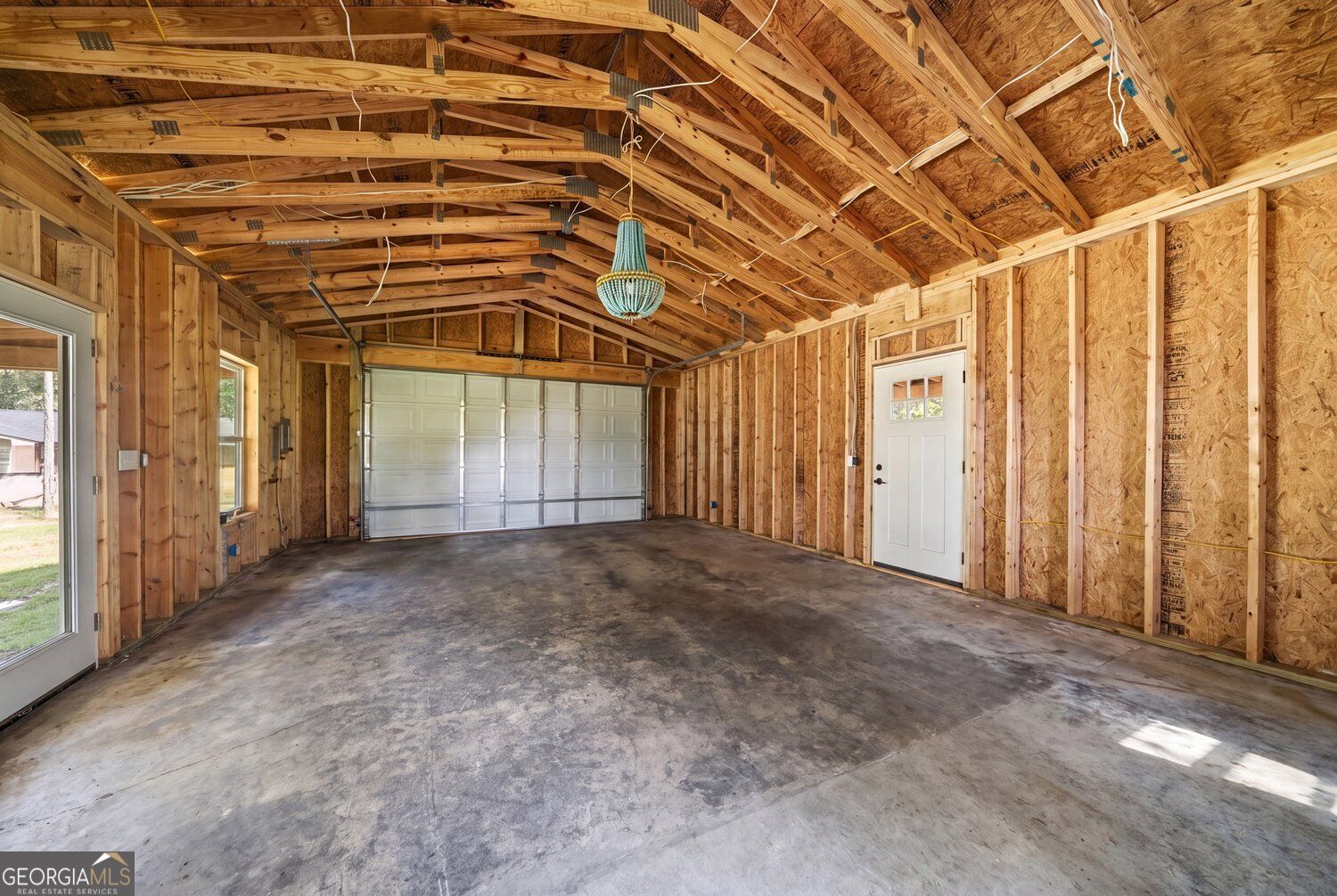 18 David Road Nw Property Photo 5