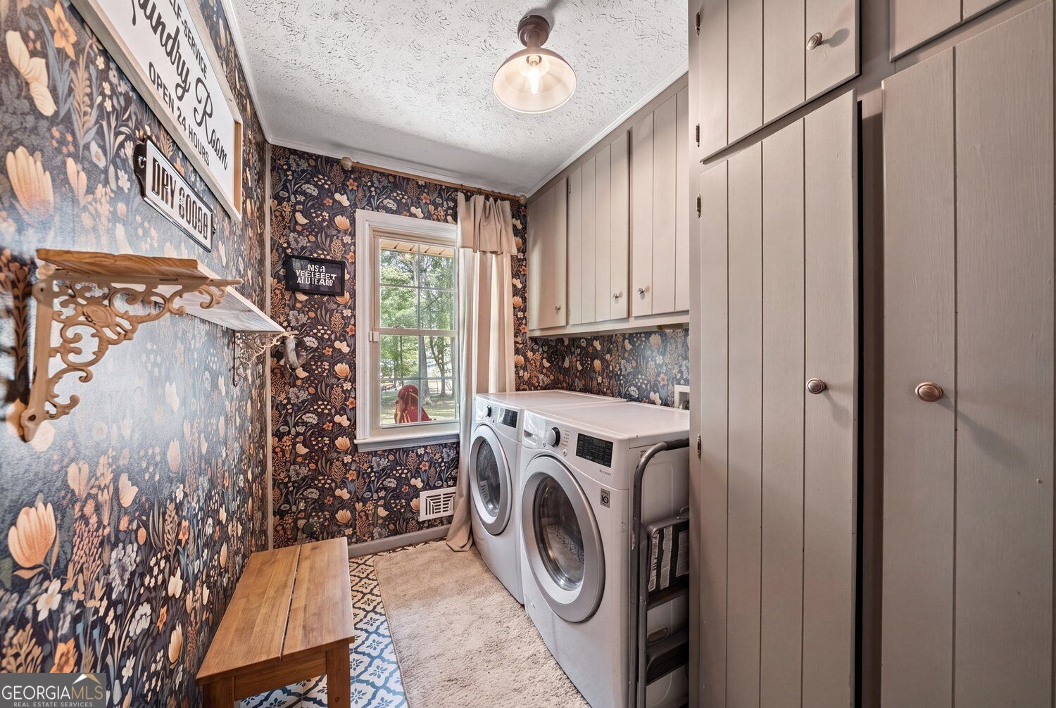 18 David Road Nw Property Photo 18