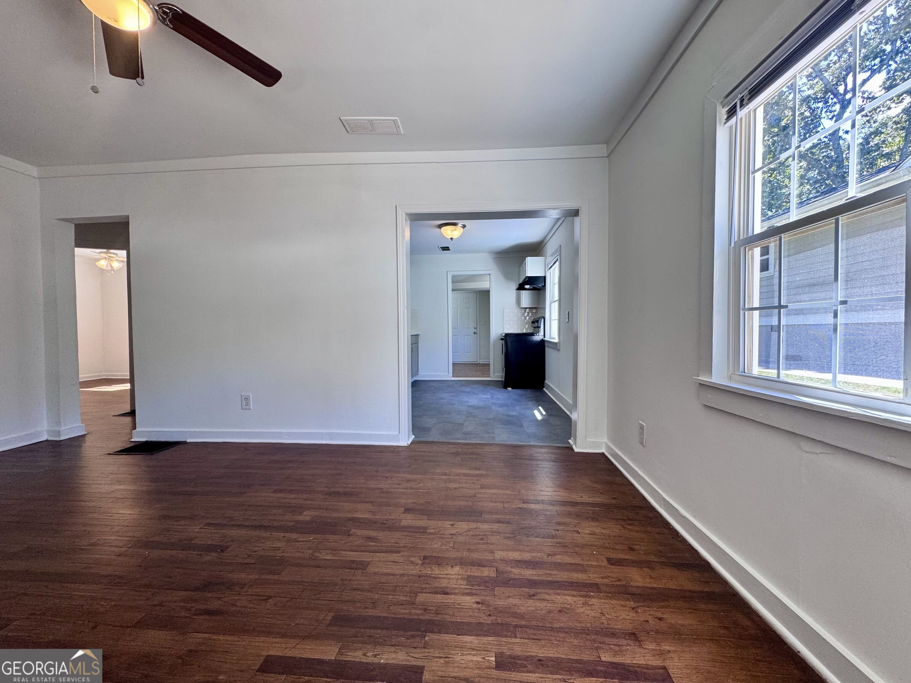 2577 Eastwood Drive Property Photo 4