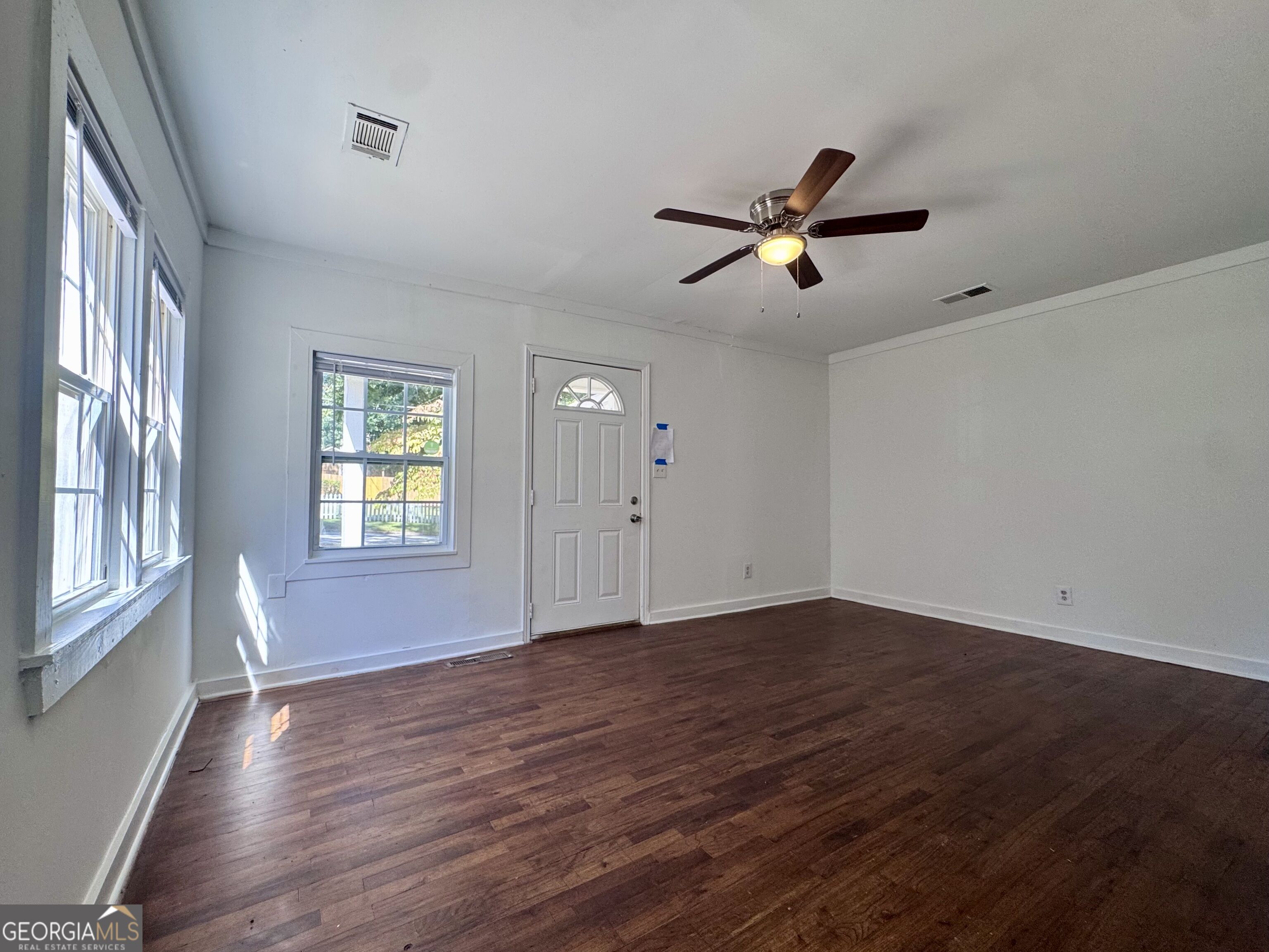 2577 Eastwood Drive Property Photo 6